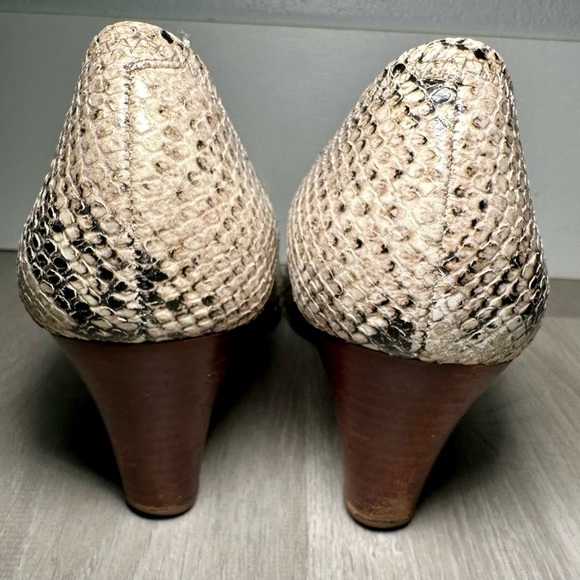 Tory Burch Julianne Snakeskin Wedge Heel Peep Toe Pumps Shoes Size 11M - Picture 7 of 13